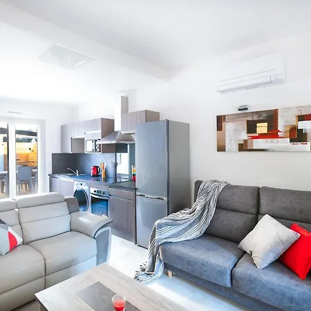 Apartman Superbe A 2 Pas Des Halles, Climatise, Terrasse, Garage