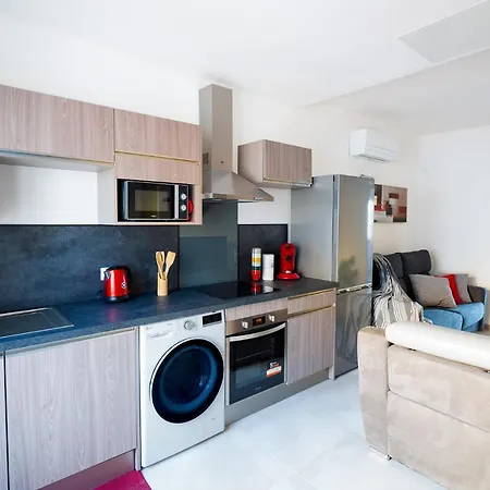 Apartman Superbe A 2 Pas Des Halles, Climatise, Terrasse, Garage Narbonne