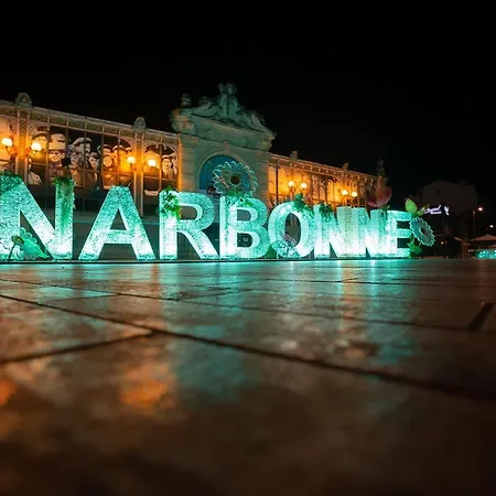 Superbe A 2 Pas Des Halles, Climatise, Terrasse, Garage *