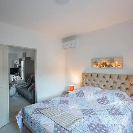 Superbe A 2 Pas Des Halles, Climatise, Terrasse, Garage Apartman