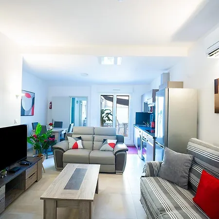 Superbe A 2 Pas Des Halles, Climatise, Terrasse, Garage Apartman Narbonne