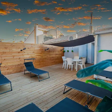Superbe A 2 Pas Des Halles, Climatise, Terrasse, Garage *