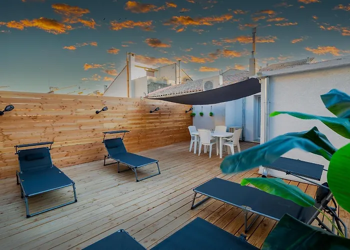 Superbe A 2 Pas Des Halles, Climatise, Terrasse, Garage *